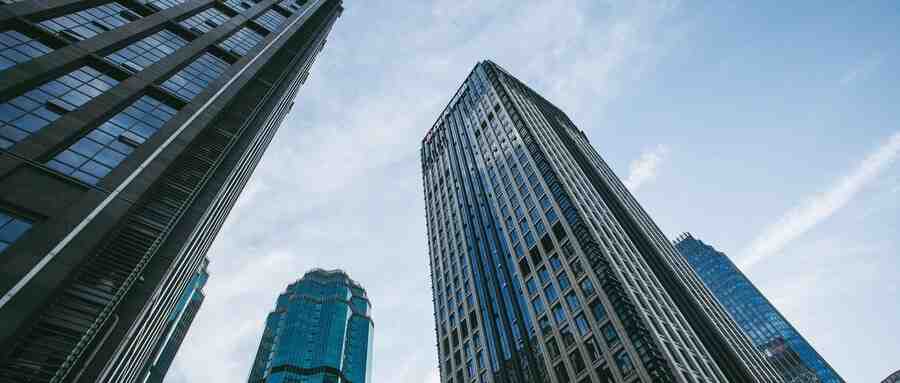 摄图网_500379759_wx_市中心高楼大厦（企业商用）.jpg