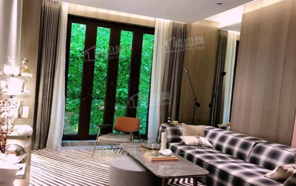 1438281231390.png image.png