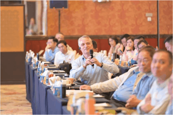 扛住市场低迷,竞品低价,逆风飞扬显英雄本色