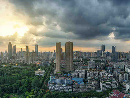 33层楼被底楼住户挖出四室一厅,底楼住户私挖地下室有哪些风险-叭楼楼市分享网