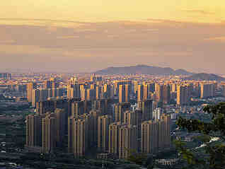 三季度楼市依旧承压,超半数A股房企净利润同比缩水-叭楼楼市分享网